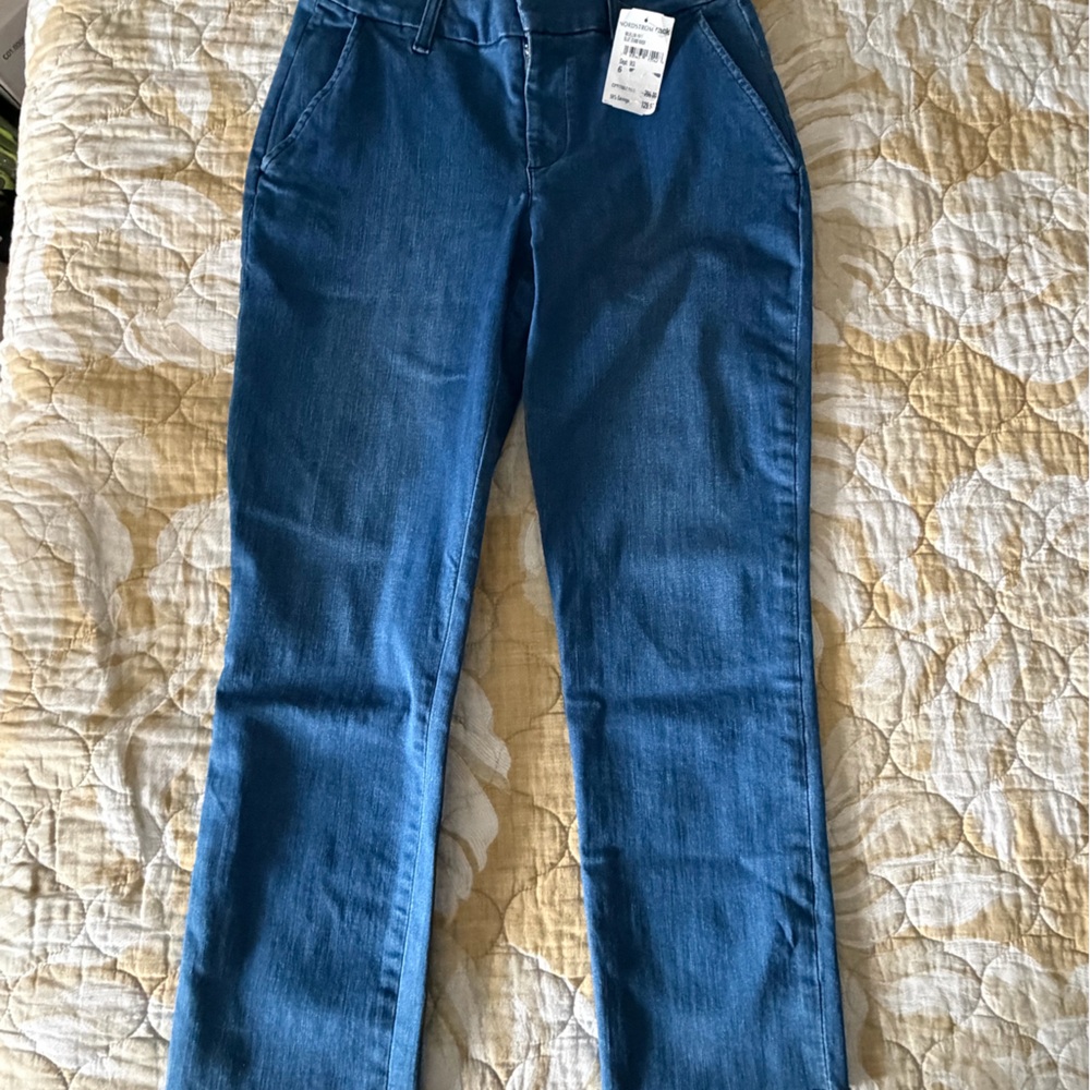 Frank & Eileen Women's wicklow Italian Denim  Crop Chinos. NWT size 6